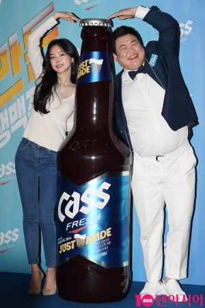 [TEN PHOTO] 손나은-김준현 &#39;행복한 포즈&#39;