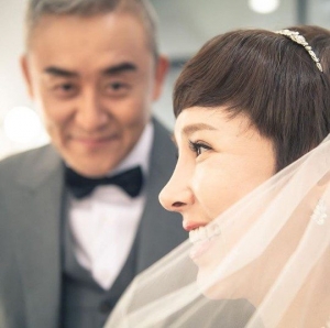 '15세 연하와 재혼' 최준용, 결혼식 비하인드 공개...&#39;꿀 떨어지는 눈빛&#39;