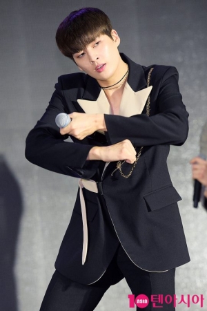 [TEN PHOTO]업텐션 고결 &#39;꿀 발라놓은 눈빛&#39;