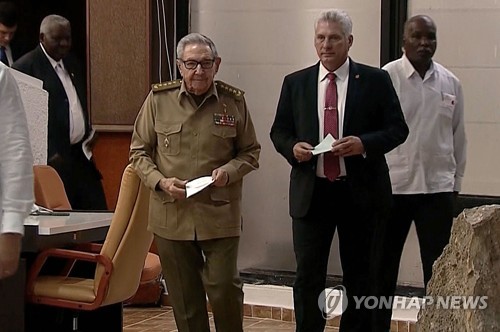 쿠바 43년 만에 대통령직 부활…디아스카넬 의장, 대통령으로