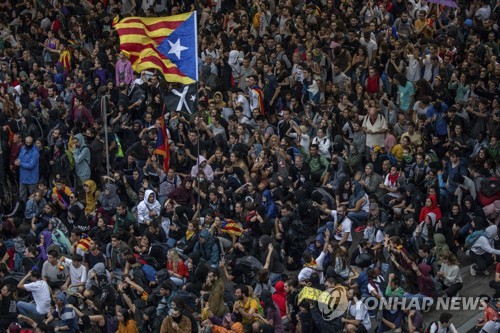 스페인, 카탈루냐지도부에 최고 13년형 선고…시위 격렬(종합)