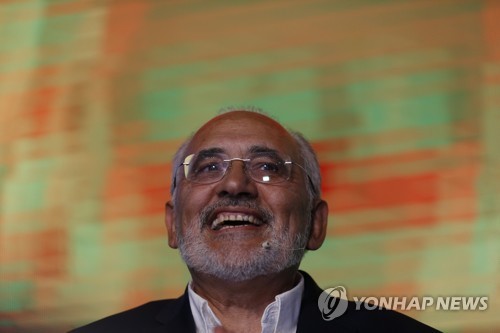 볼리비아 모랄레스, 결선없이 4선 확정?…표차 확대에 논란 증폭