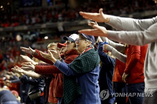 워싱턴 '아기상어' 도가니…WS 우승 안긴 행운의 '뚜루루뚜루∼'