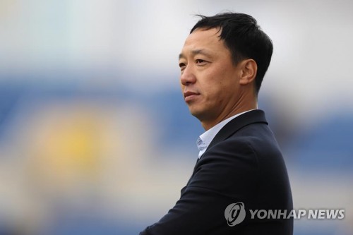 '7월까지 겨울정장'…감독 2년 차에 광주FC 승격 지휘한 박진섭