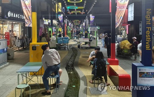 포항 '영일만친구 야시장' 개장 두 달 만에 상인 ¼이 철수