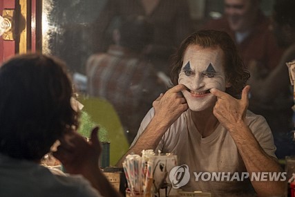 [주말극장가] '조커' 흥행몰이…300만명 돌파