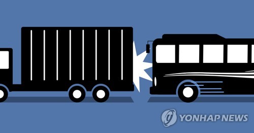 대형차 사고 늘어나는 행락철…부산경찰청 암행순찰 강화