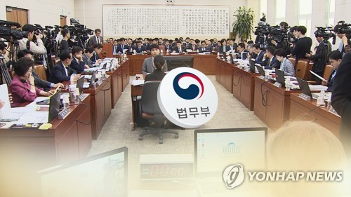 '시작도 끝도 조국' 국감…정책이슈 실종·욕설에 얼룩