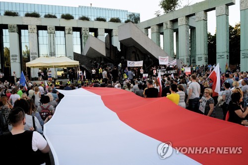 폴란드 총선 여론조사서 EU와 각 세워온 집권당 선두