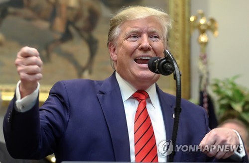 바이든 "트럼프 탄핵당해야" 첫 직접 촉구…트럼프 "한심하다"
