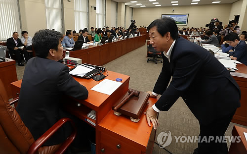 김성태 '이석채 국감 증인채택 무마 의혹'에 신계륜 증인채택