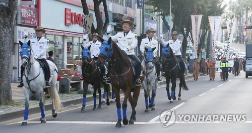 화려한 문화공연에 전통 체험도…가을 제주는 축제장