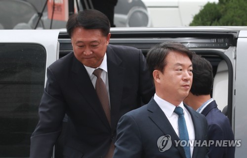 '선거개입' 강신명 前경찰청장 보석 인용…불구속 상태서 재판