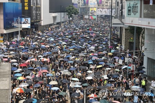 대만 "시위 촉발 살인범 데려가겠다"…홍콩 "권한 없다" 거절