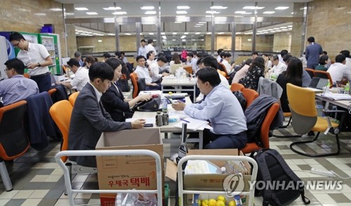 13개 상임위서 국정감사 일제히 착수…불붙는 '조국 공방'