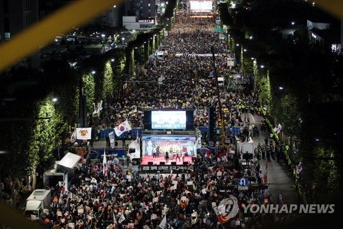 내일 서초동서 다시 '검찰개혁' 대규모 집회…'조국규탄' 집회도