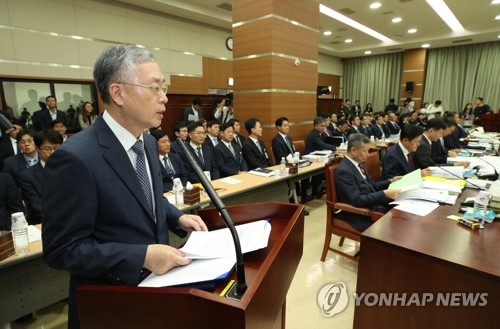 장외 세대결 이후 더 격렬해진 조국 국감…법사위 '난타전'