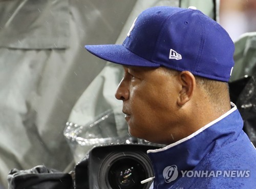 다저스 로버츠 감독 "오늘 커쇼 불펜 등판…준비됐다"