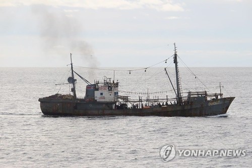 日관방 "北어선-日단속선 충돌 영상 공표 방향으로 검토"