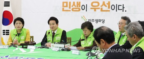 군소정당들, 野 정계개편 '풍전등화'…총선 준비는 '언감생심'