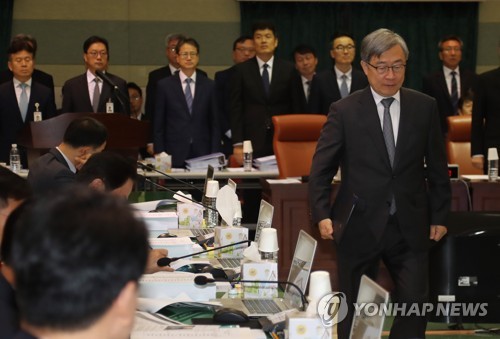 법사위 '검찰개혁' 공방…"권한 견제해야" vs "정치권력서 독립"