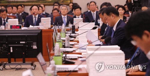 농해수위 수산물안전 도마위…野 "해양진흥公 사장 낙하산 의혹"(종합)