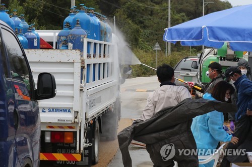 연천 돼지열병 강원도로 번질라…강원 북부 방역 강화