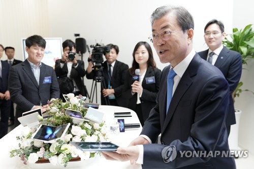 文대통령 "삼성에 감사"…이재용 "대통령 말씀 큰 힘이 돼"(종합)