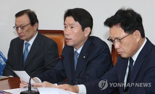 與, '윤석열 접대의혹' 공식언급 자제하며 파장 예의주시