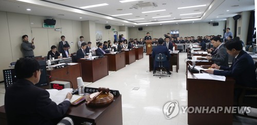 전북경찰청장 친형 현금다발 분실사건 국감서 포화…"송구하다"