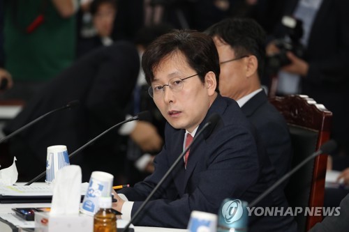 윤석열, '윤중천 접대' 의혹 보도한 기자 서부지검에 고소