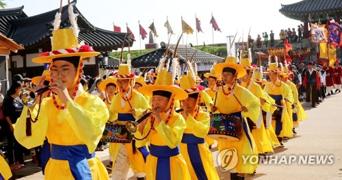 "가을은 축제의 계절" 전국 유원지에 나들이객 북적