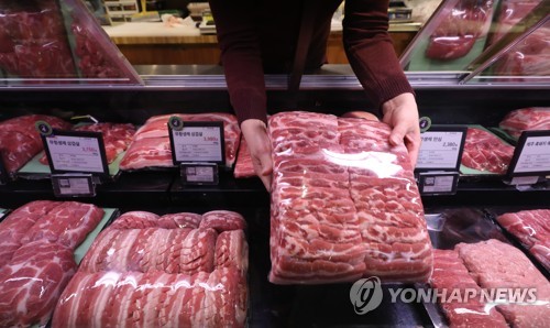 돼지고기 '바닥없는 추락'…도매가격 3000원 무너져