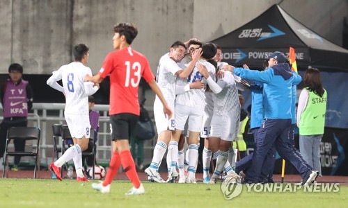 '반복된 수비 불안'…김학범호 도쿄 가는 길 과제