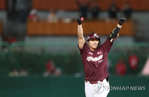 키움 김하성, 초지일관 과감한 스윙이 승리를 불렀다