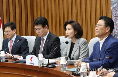 한국당, 내일 다시 장외집회…원내외 '투트랙' 패스트트랙 저지