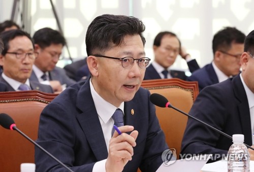 김현수 "돼지열병 北서 옮겼을 가능성있어…파리·모기채집조사"