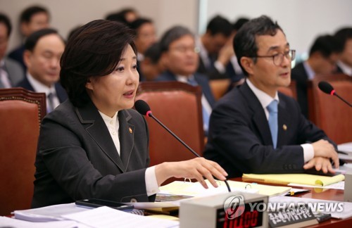 산업위, 주 52시간제 확대적용 논란…골목상권 보호대책 도마