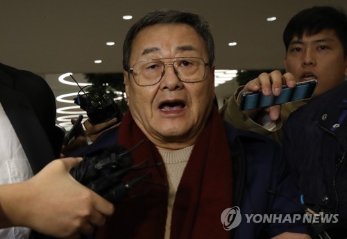 '성폭행피소' 김준기 전 DB회장 귀국후 체포…"혐의 인정안해"(종합)