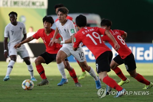 한국 축구, U-17 월드컵 2차전서 '난적' 프랑스에 1-3 패배