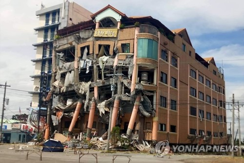 필리핀 남부 이틀만에 또 강진…5명 사망에 대통령 사저 균열(종합3보)