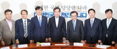 검찰 개혁, 당정청 "끝을 보겠다"vs야당 "조국 구하기, 가짜 개혁"(종합)