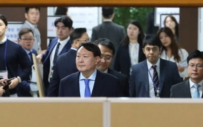 윤석열 "검찰 개혁 국민의 뜻과 국회 결정 받들겠다" 여야, 조국 수사 놓고 공방 예상