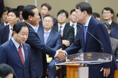 정갑윤 "광화문·서초동 민심, 어떻게 평가하냐"…윤석열 "비난과 지지 다 받겠다"