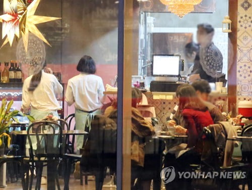 2013년 서울서 문연 음식점·술집 등 폐업률 48%…스타벅스는 0%