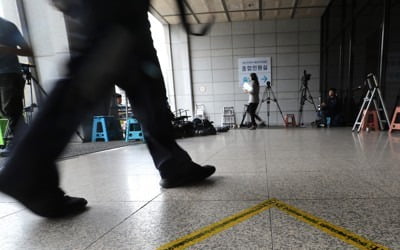 여야, 曺일가 수사·검찰개혁 공방…野 '조국파면' 대규모 집회