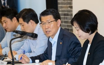 은성수 "핀테크 규제 개선에 속도…금융 신남방정책 마련"