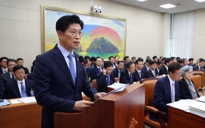 국조실장 "日 '제3국 중재위' 제안 응하지 않을것…해법 고민"