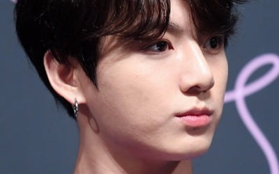 방탄소년단 정국, 열애설 이어 교통사고까지…"올해 왜 이래"