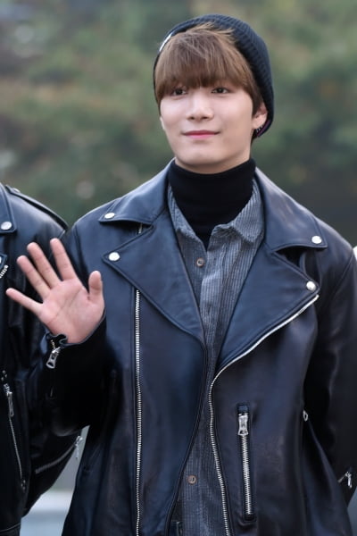 [포토] 뉴이스트 JR, '귀여운 미소~'